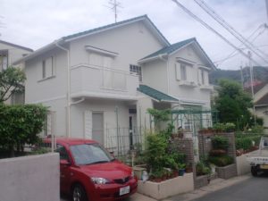 戸建て住宅モニエル瓦屋根塗装とサイディング外壁塗装事例【京都府宇治市】