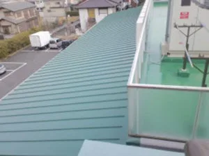 鋼板屋根・塩ビシート防水・ウレタン防水の塗装事例【大阪府枚方市】